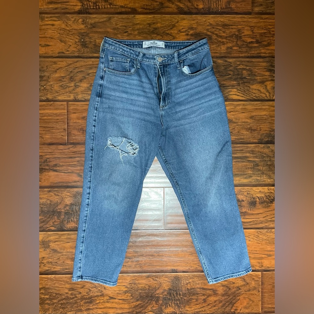 Hollister Curvy Ultra High-Rise Vintage Straight